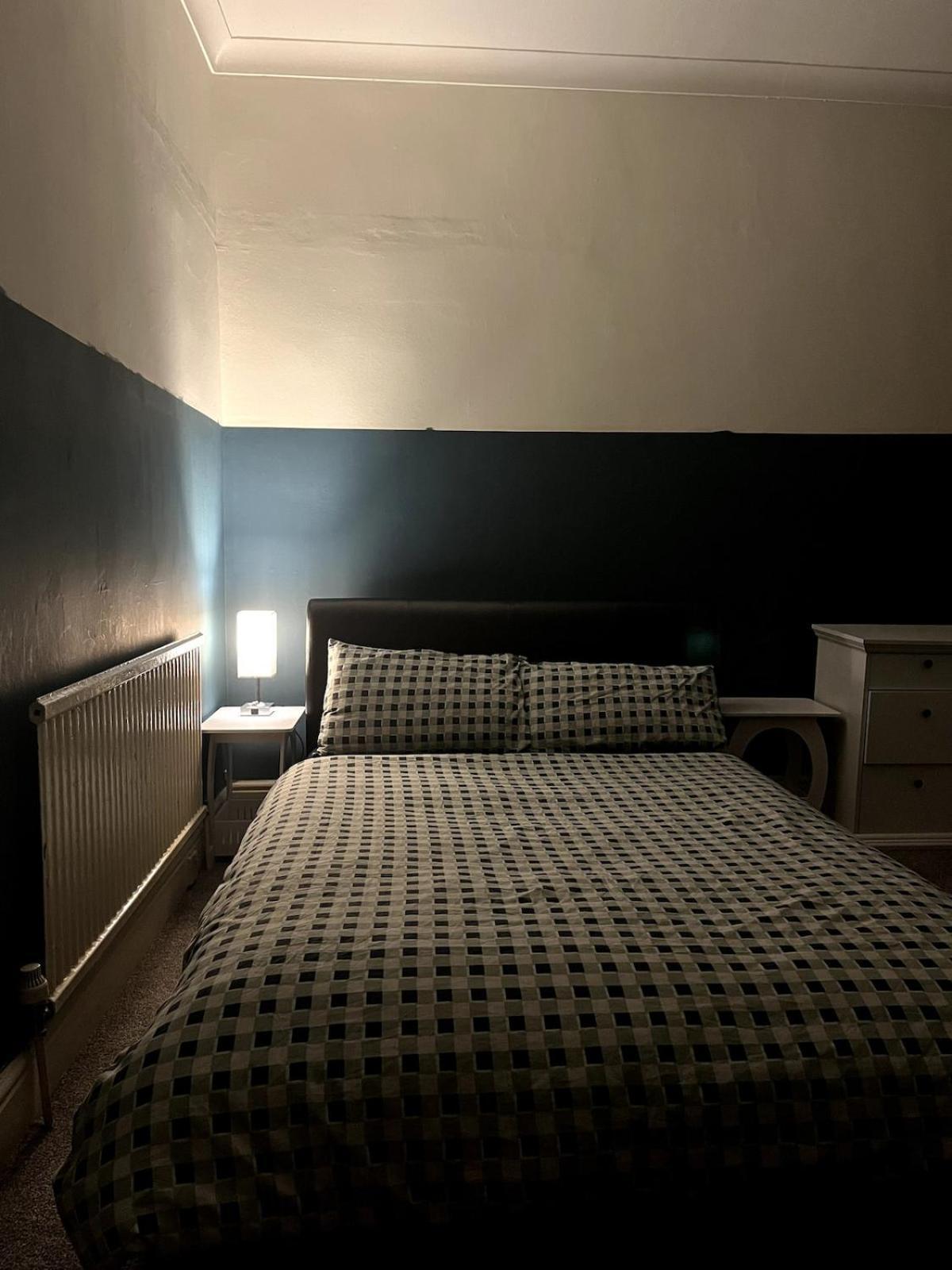 Homestay Double - Town & Nearby, 24h Bus, Airport-linked *